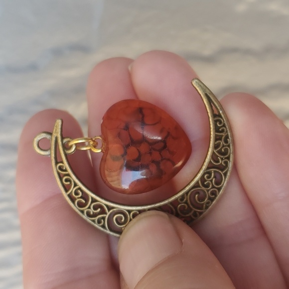 New Carved Heart Shaped Red Dragon Veins Agate Crescent Moon Bronze Pendant. - Picture 2 of 5